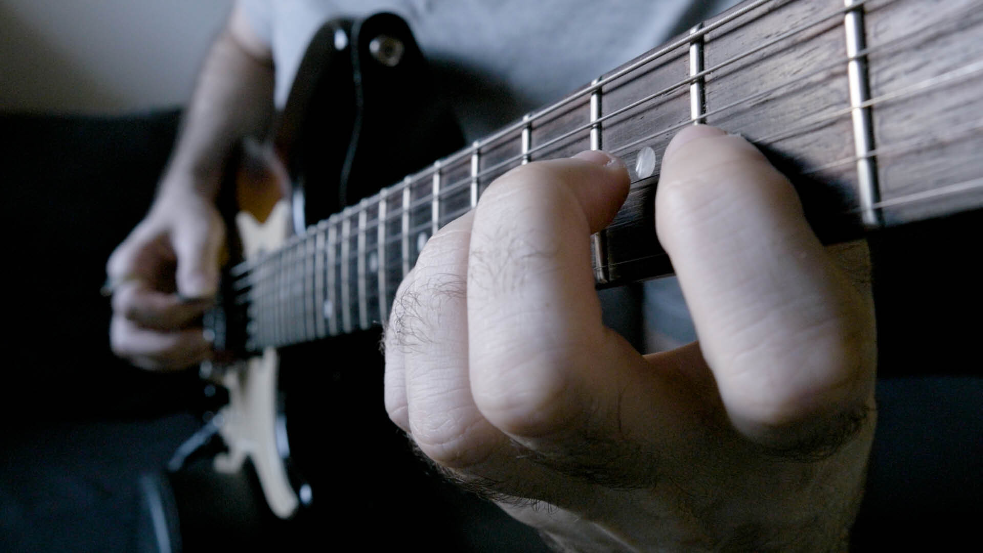 12 astuces pour avoir un jeu propre à la guitare